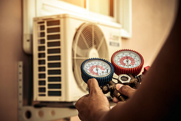 Professional Heat Pump Repair technician working in Saddle Brook, NJ